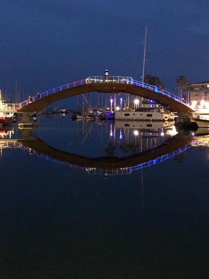 Hippocampe F2 Appartement Fréjus Buitenkant foto